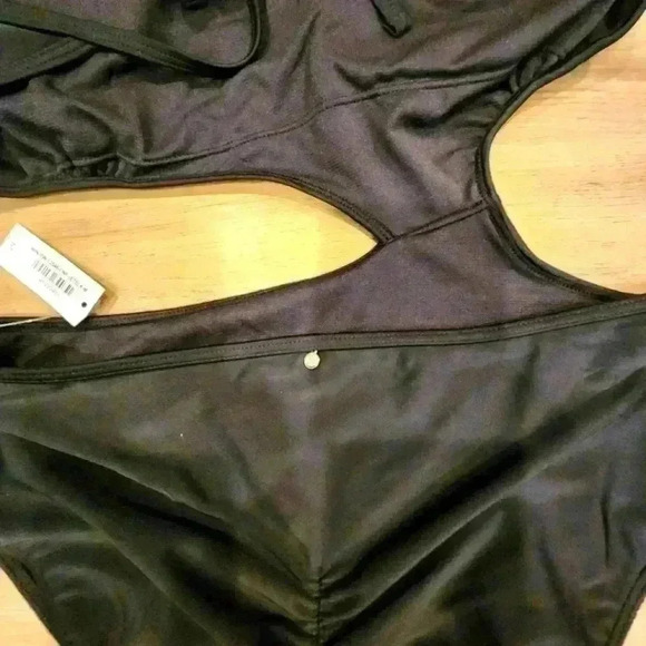 Adore Me black 'Dustin' One-piece Swimsuit  (O 5.19.12) - Picture 5 of 8